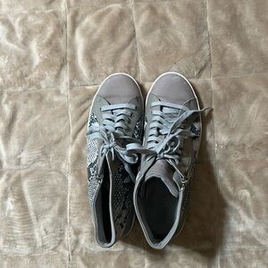 Vionic Hi-top sneakers.